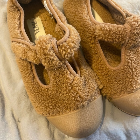 THE CUTEST fuzzy Zara T-Strap Mary Janes - Picture 2 of 3